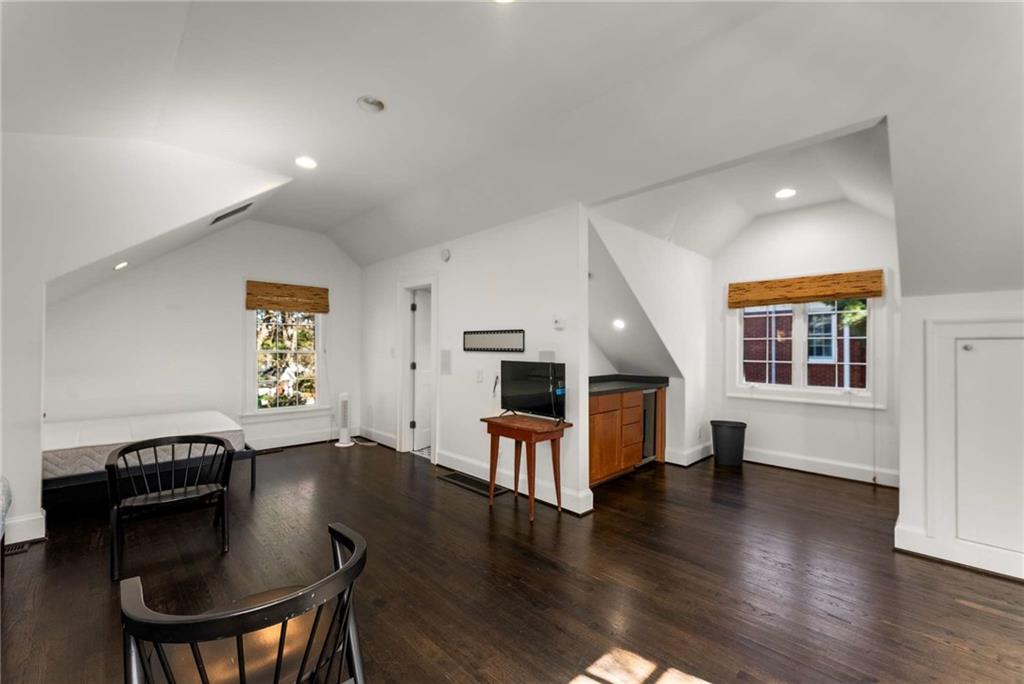 1272 OAKDALE Road NE