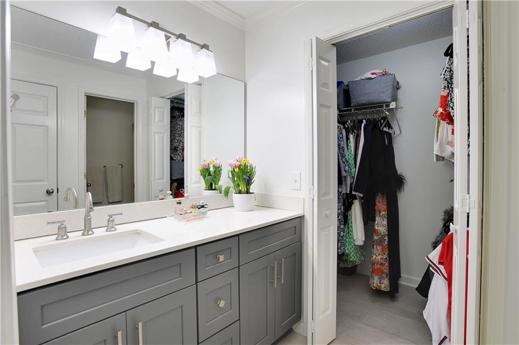 402 BAINBRIDGE Drive