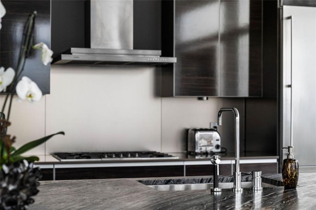 45 IVAN ALLEN JR Boulevard NW Unit 1702