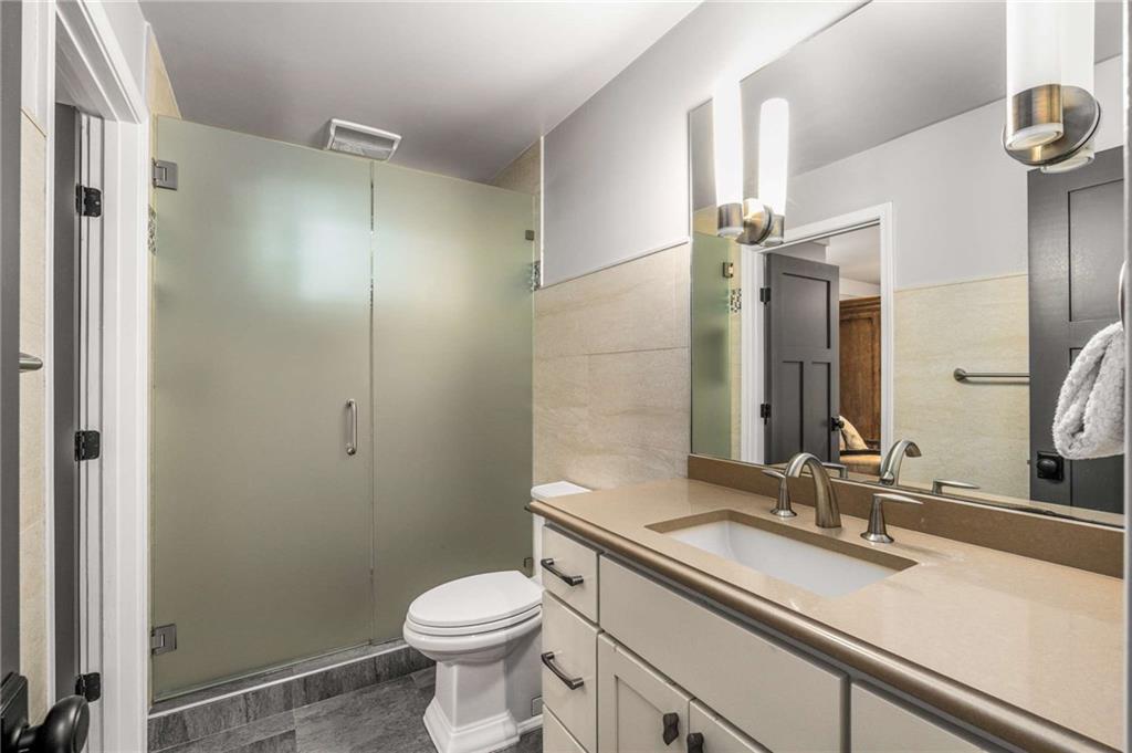 3833 BYRNWYCK Place NE