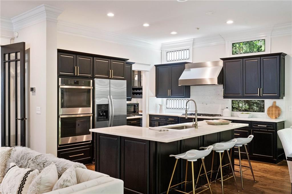 34 PEACHTREE Circle NE