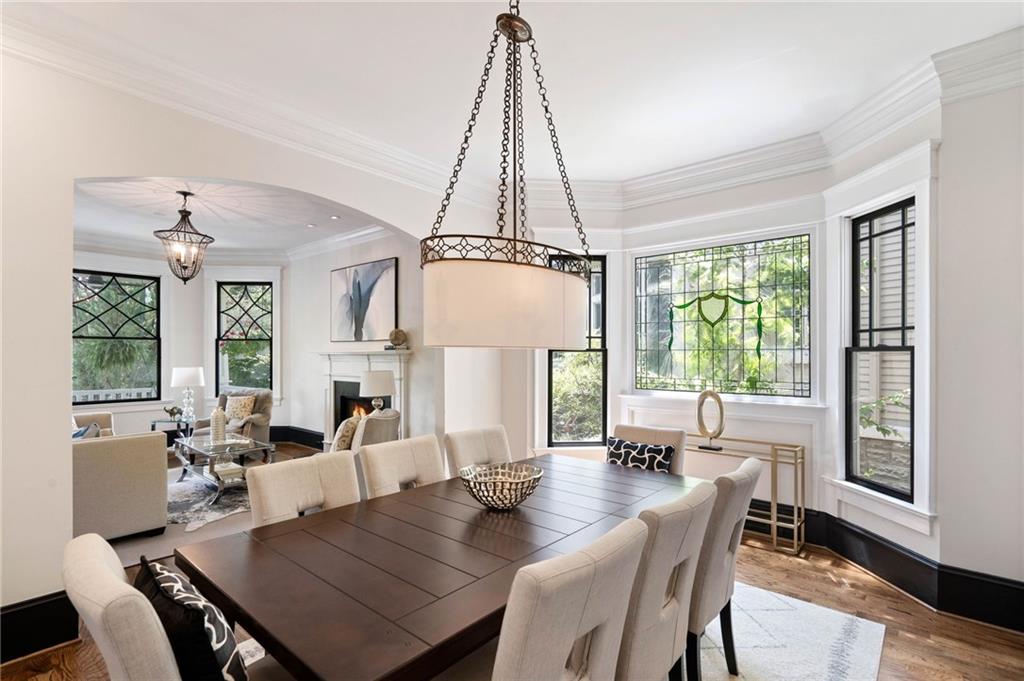 34 PEACHTREE Circle NE