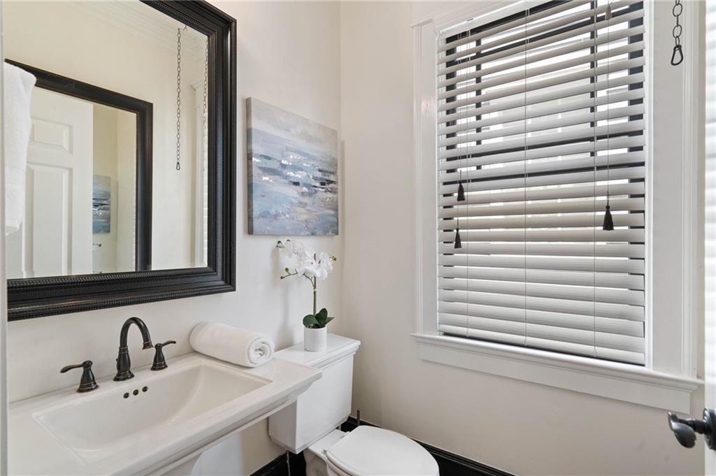 34 PEACHTREE Circle NE