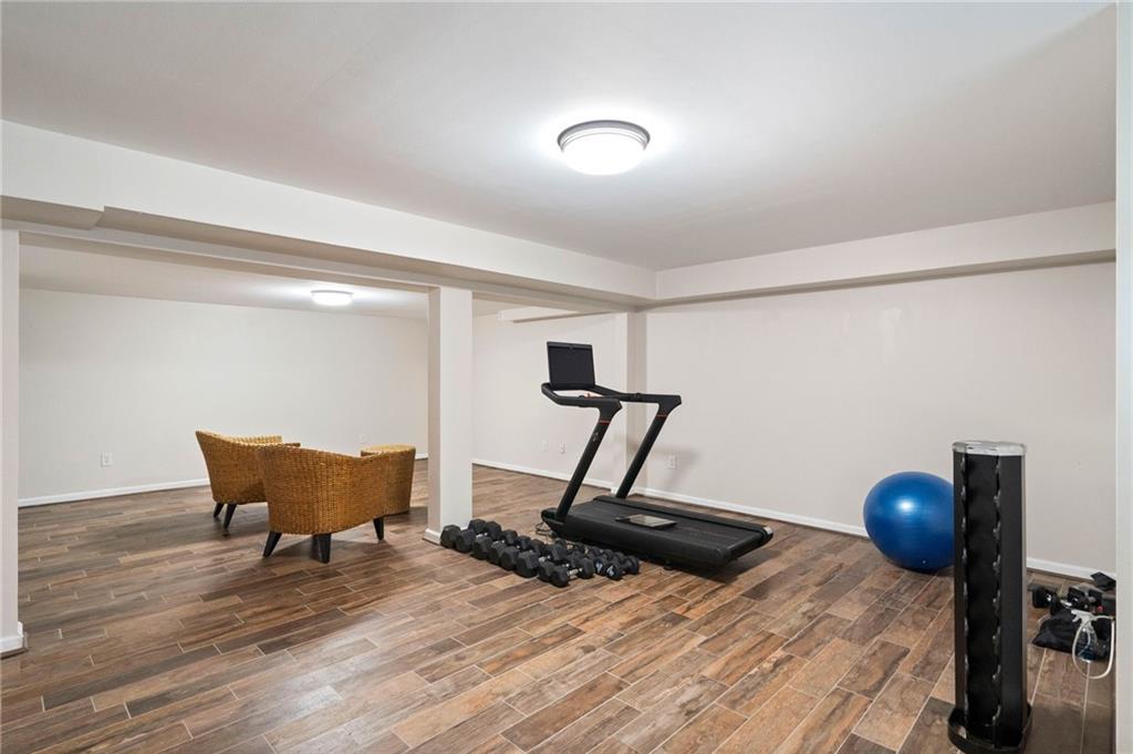 34 PEACHTREE Circle NE