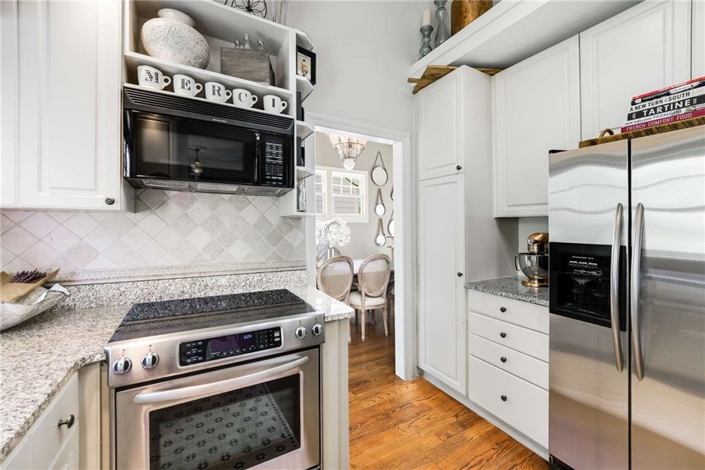 2323 SHENANDOAH Avenue NE