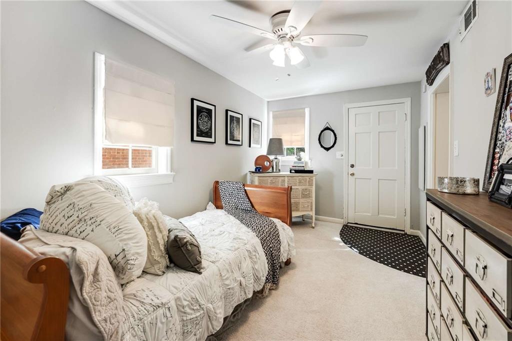 2323 SHENANDOAH Avenue NE