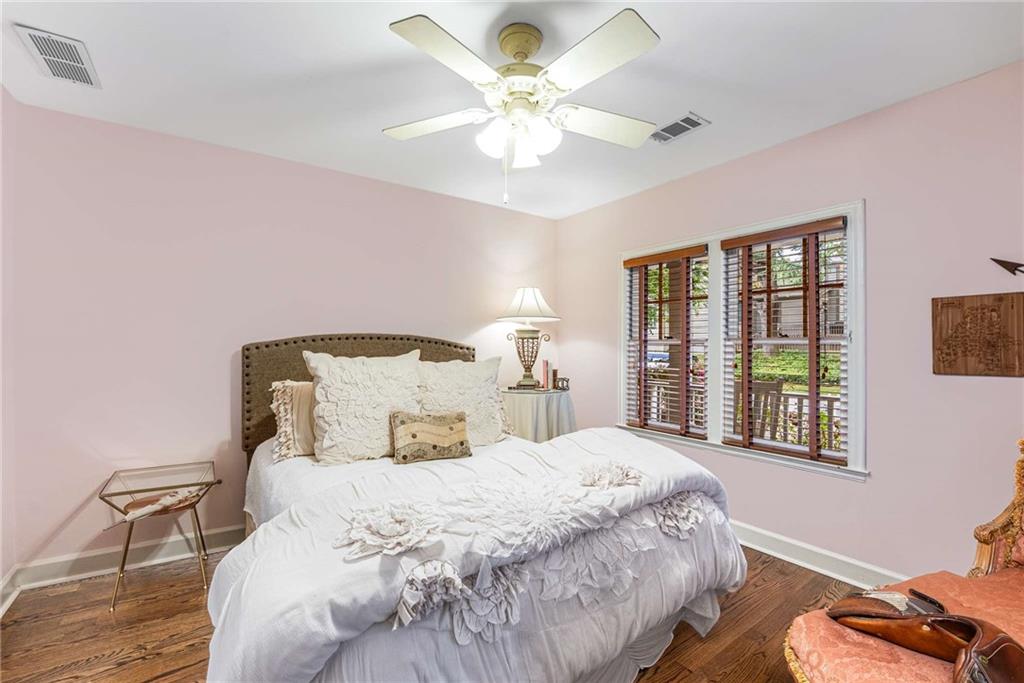 2323 SHENANDOAH Avenue NE