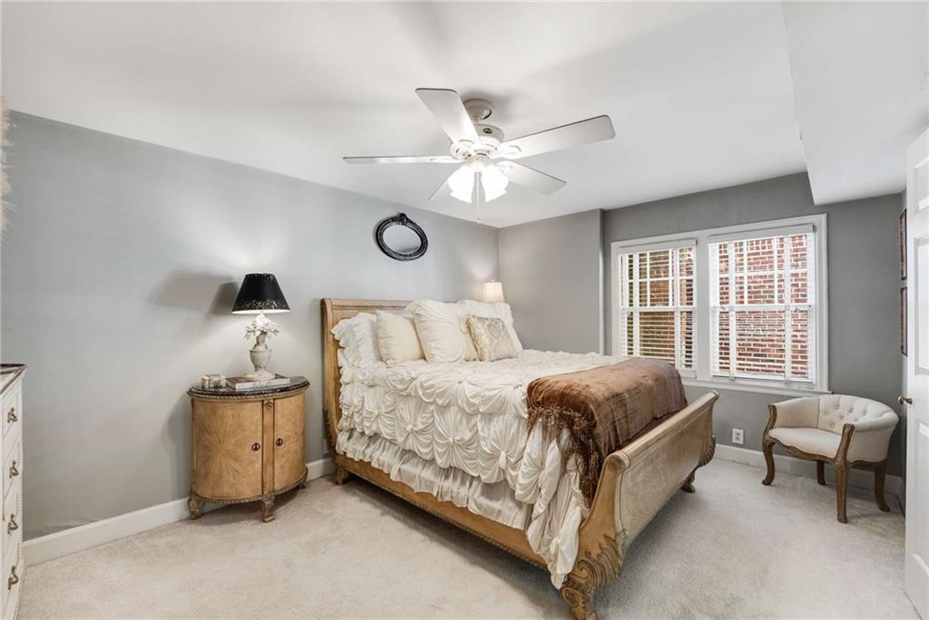 2323 SHENANDOAH Avenue NE