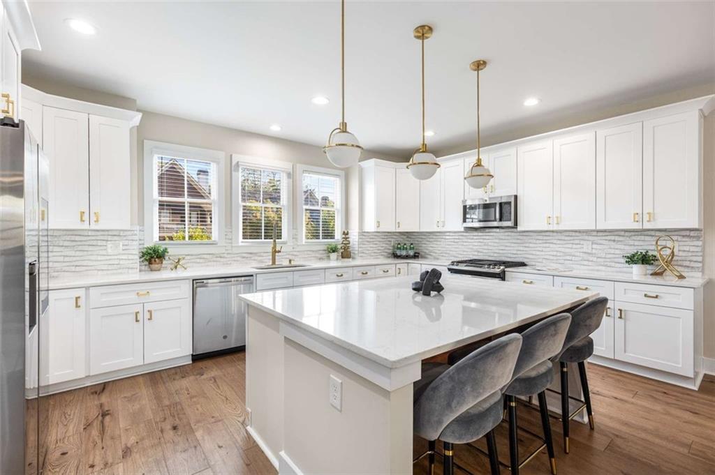 370 THRASHER Street Unit 2