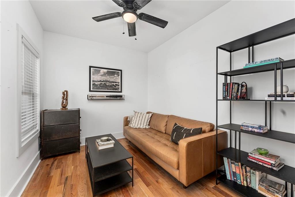 210 LOCUST Street NE