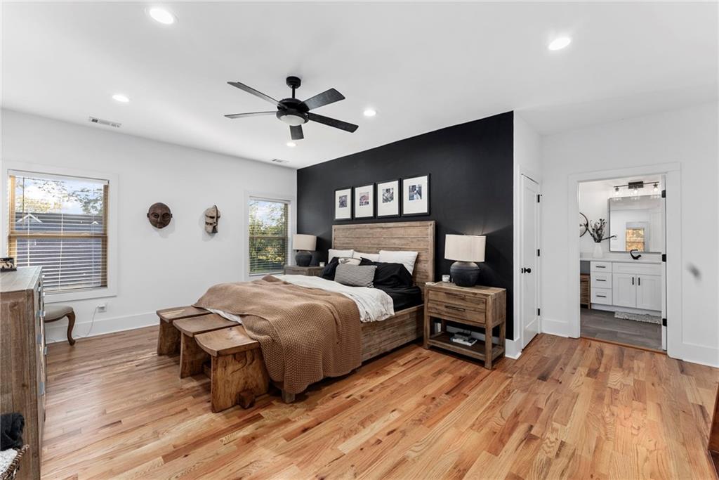 210 LOCUST Street NE