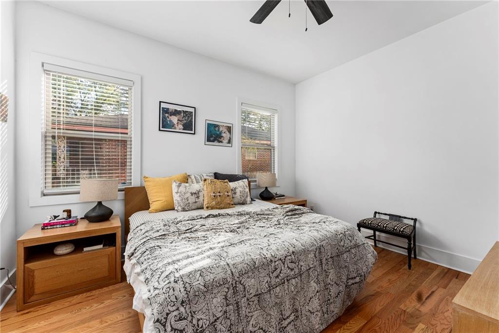 210 LOCUST Street NE