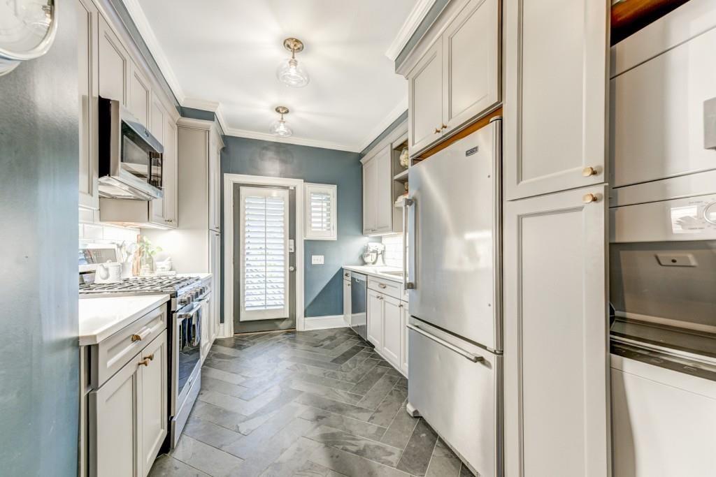 28 Collier Road NW Unit 11