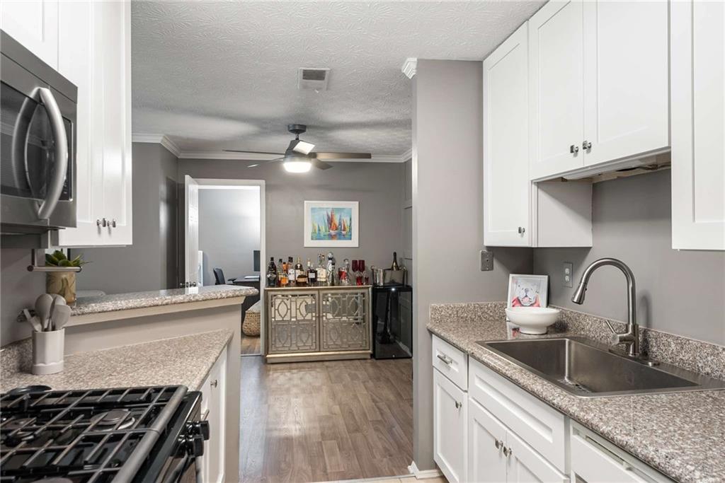 307 COUNTRY PARK Drive SE