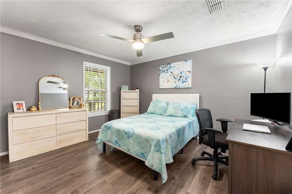 307 COUNTRY PARK Drive SE