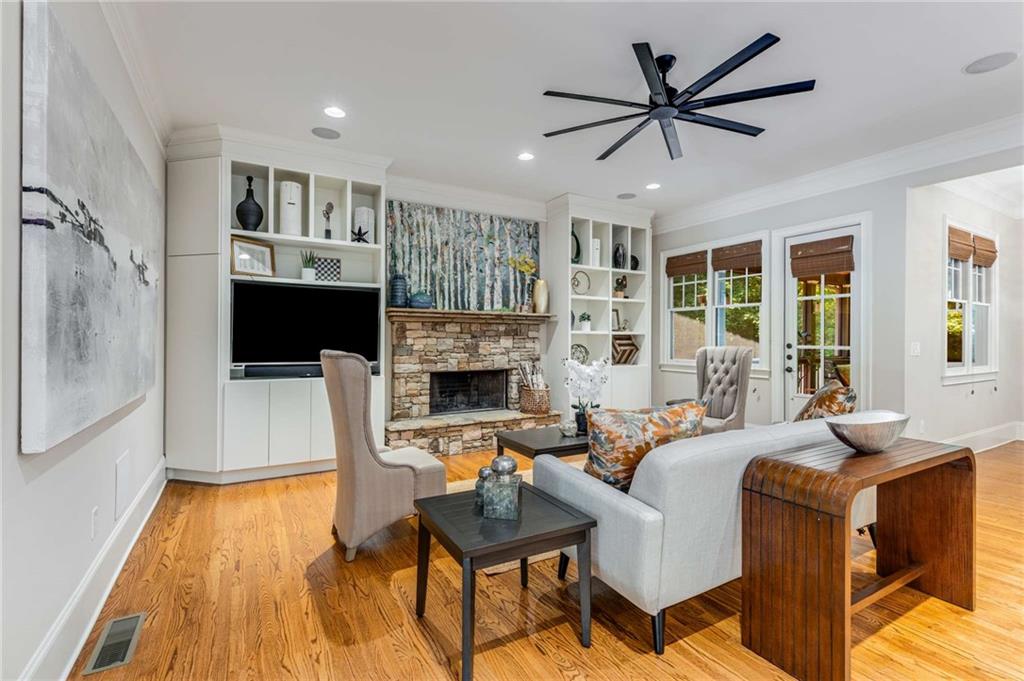 504 S WESTMINSTER Way NE