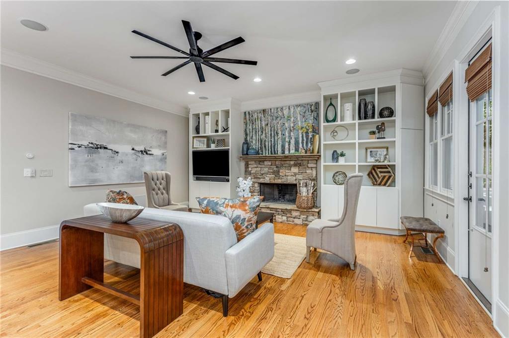 504 S WESTMINSTER Way NE