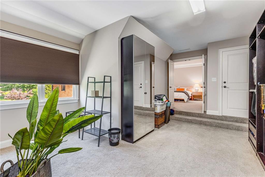 504 S WESTMINSTER Way NE