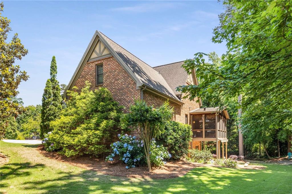 504 S WESTMINSTER Way NE