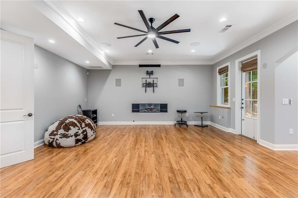 504 S WESTMINSTER Way NE