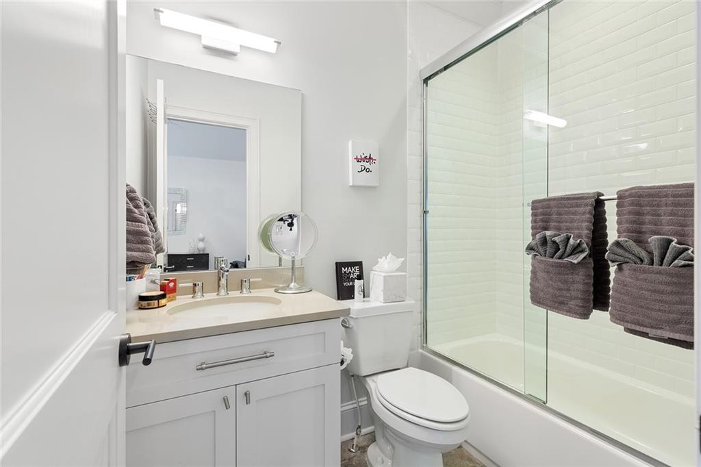 1431 Hearst Drive NE