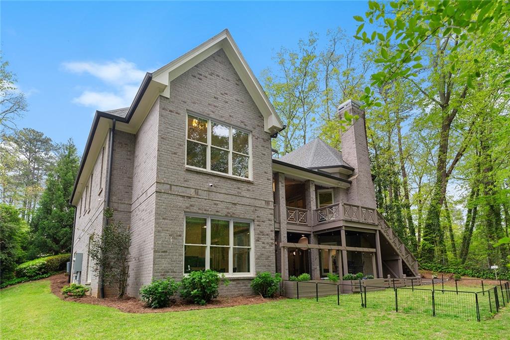 1431 Hearst Drive NE