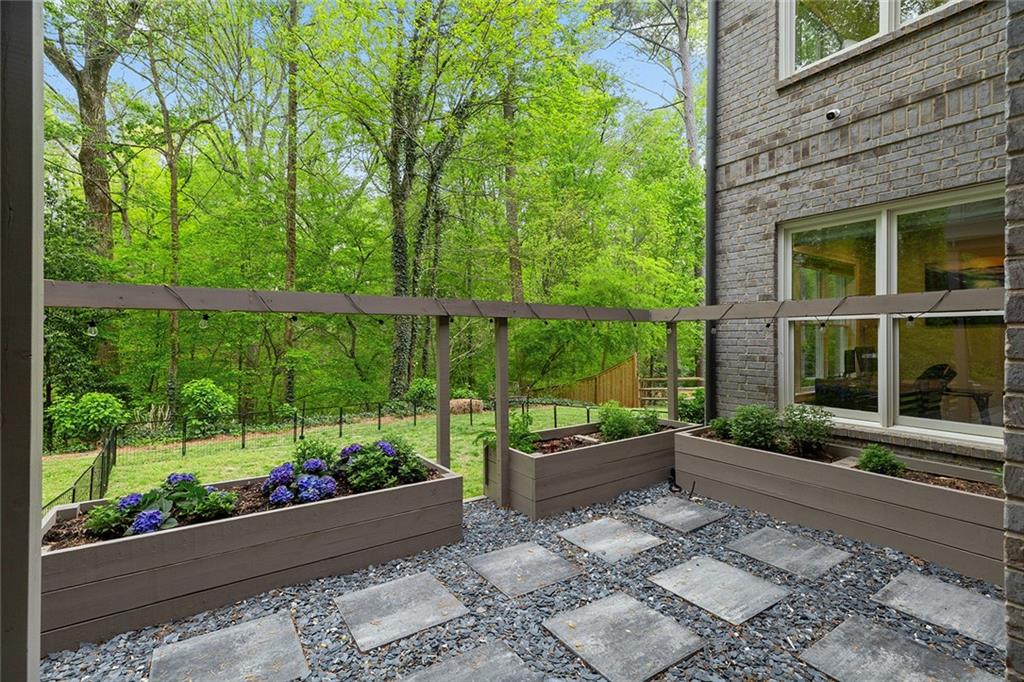 1431 Hearst Drive NE