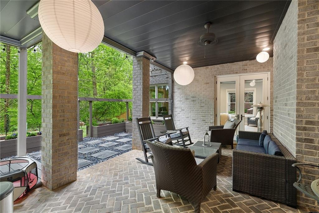 1431 Hearst Drive NE