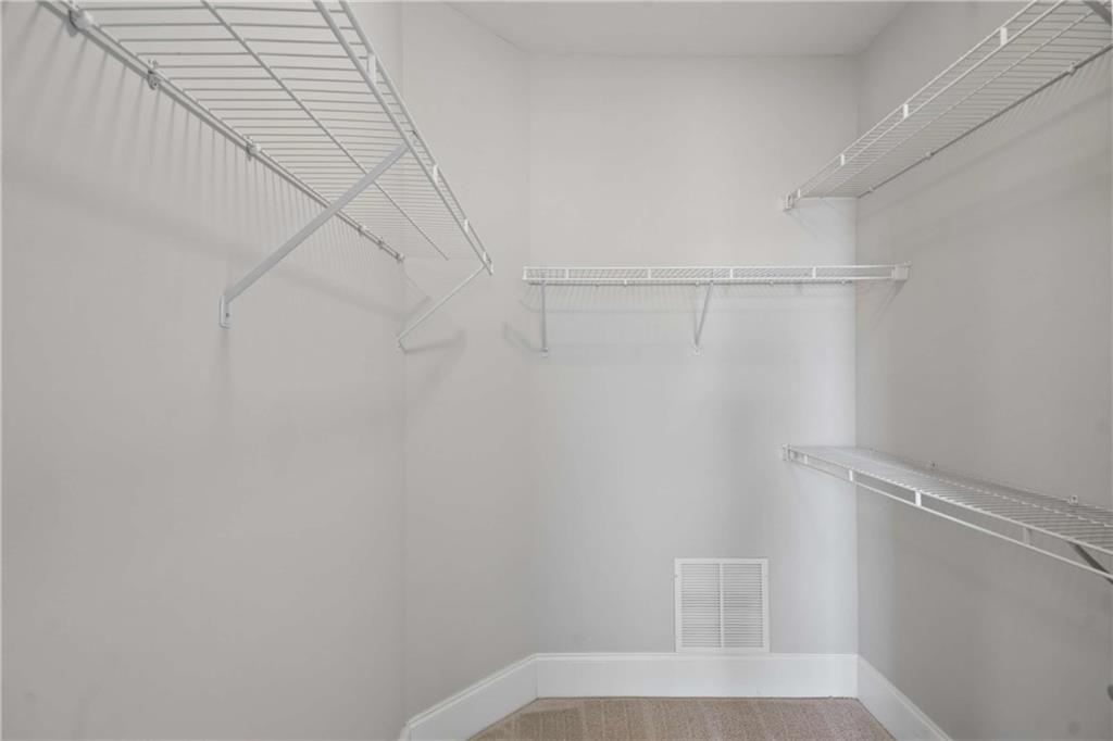 560 Dutch Valley Road NE