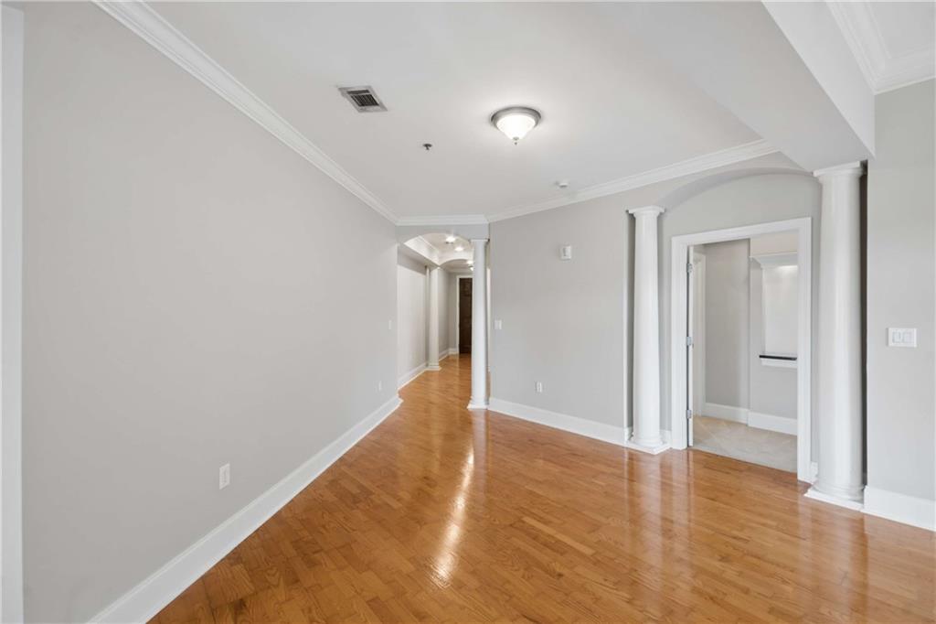 560 Dutch Valley Road NE