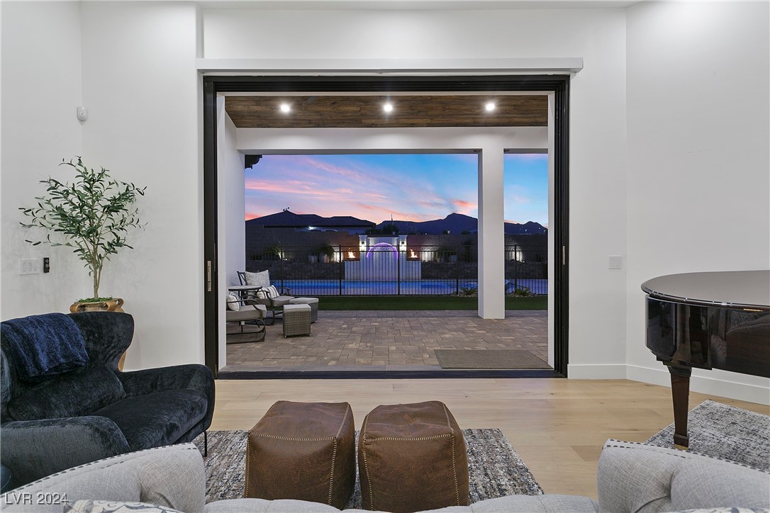 1090 rose quartz Road