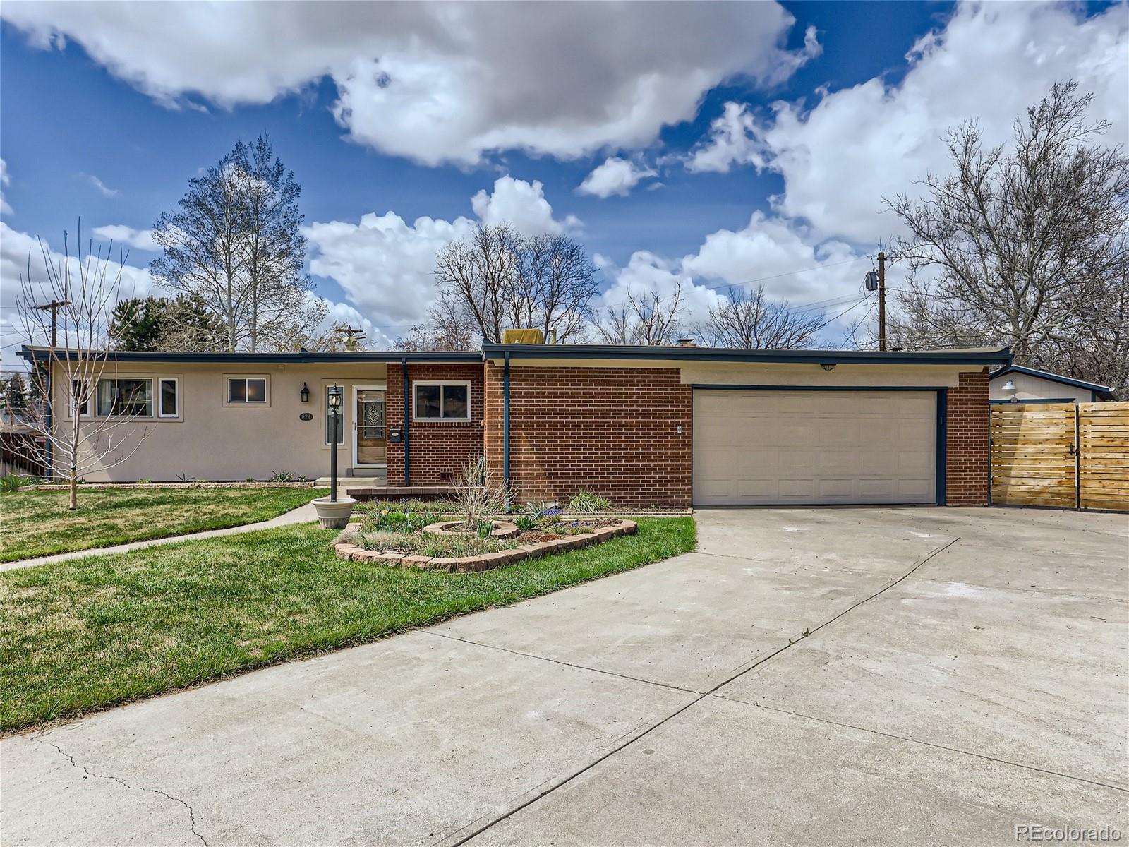 624 S Washington Circle