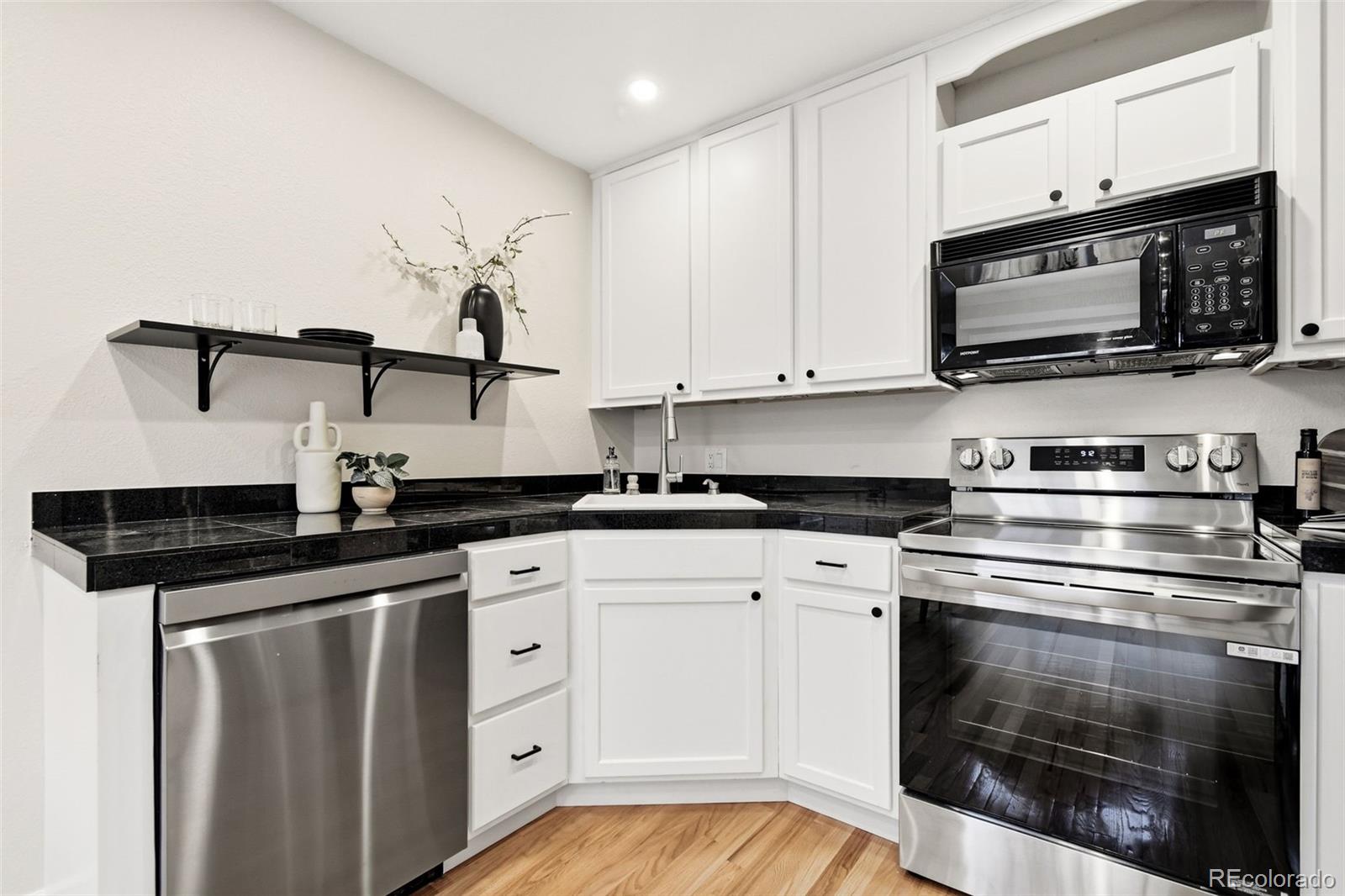 2826 Lowell Boulevard