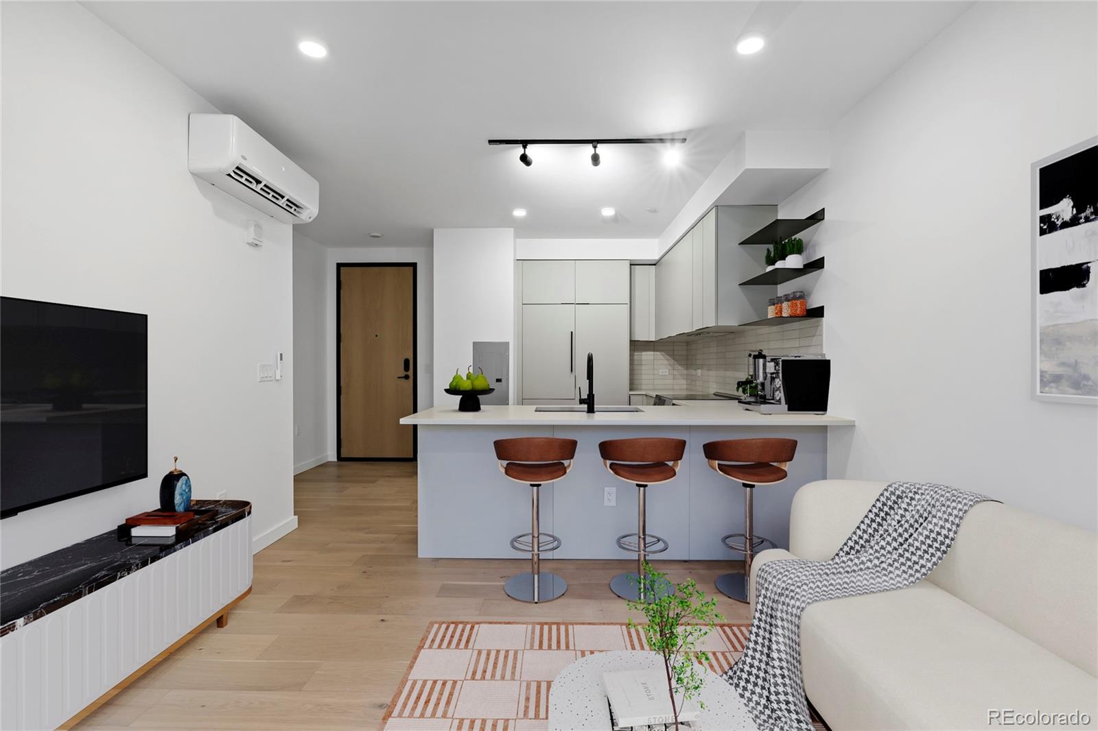 1601 Park Avenue Unit: 305