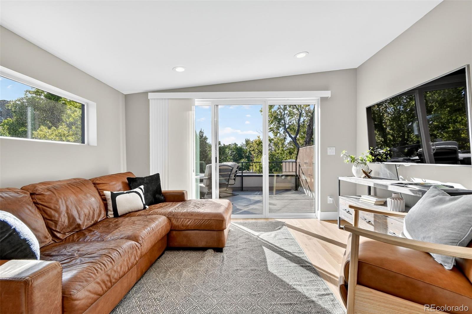 328 S Humboldt Street