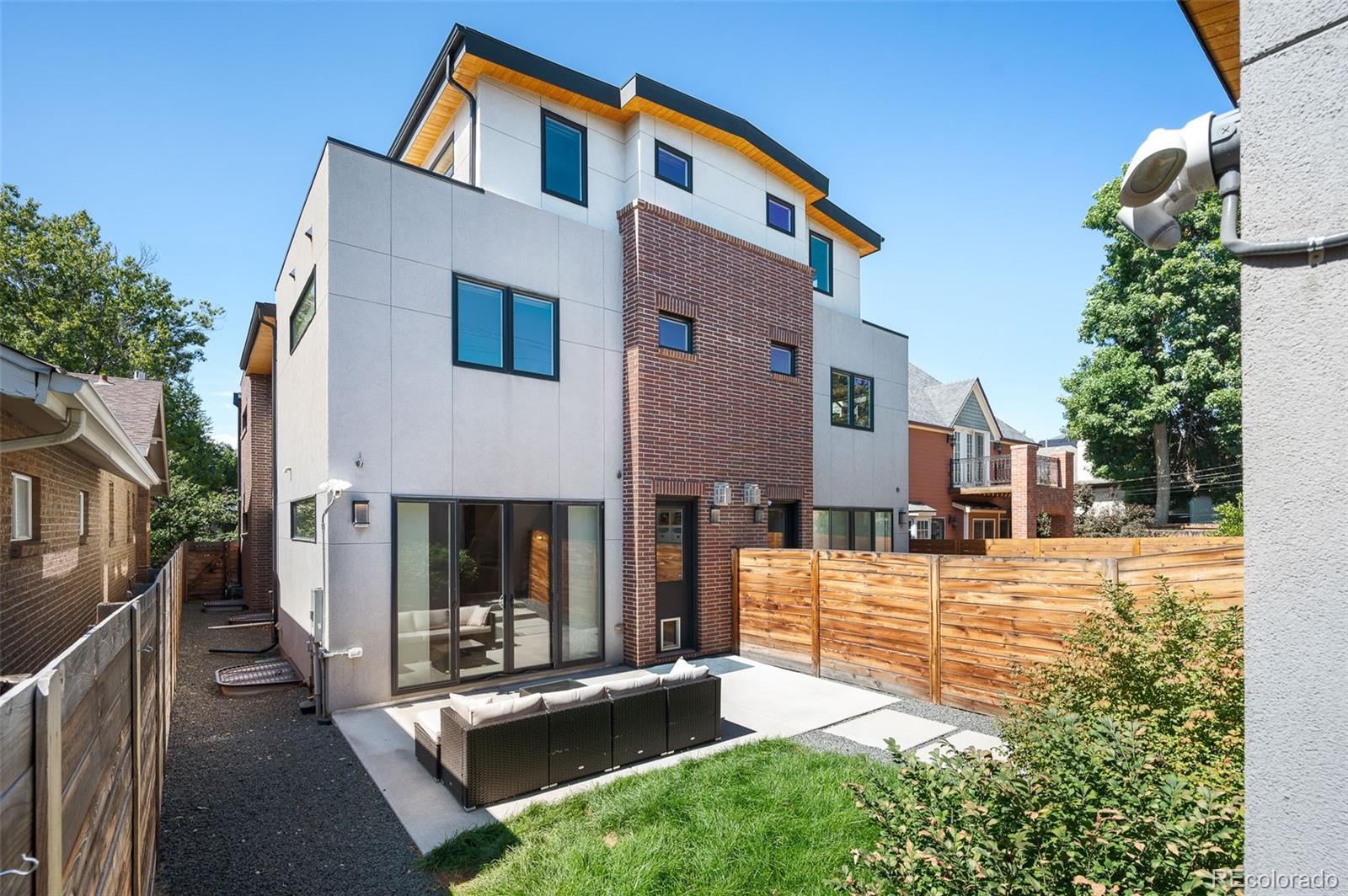 328 S Humboldt Street