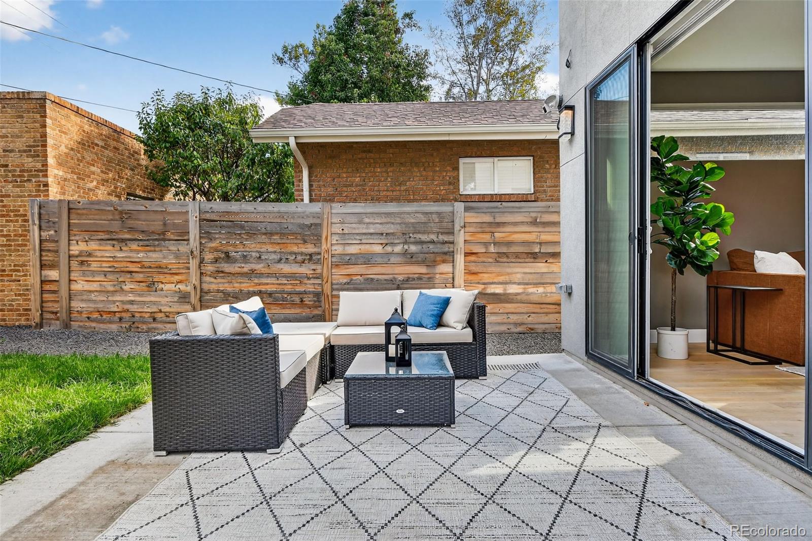 328 S Humboldt Street