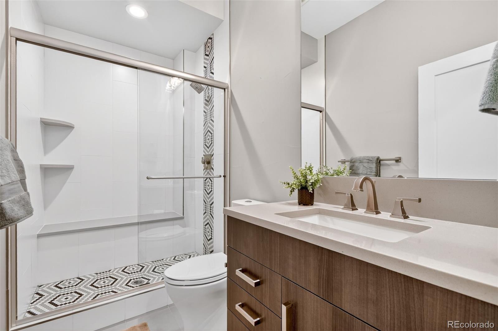 328 S Humboldt Street