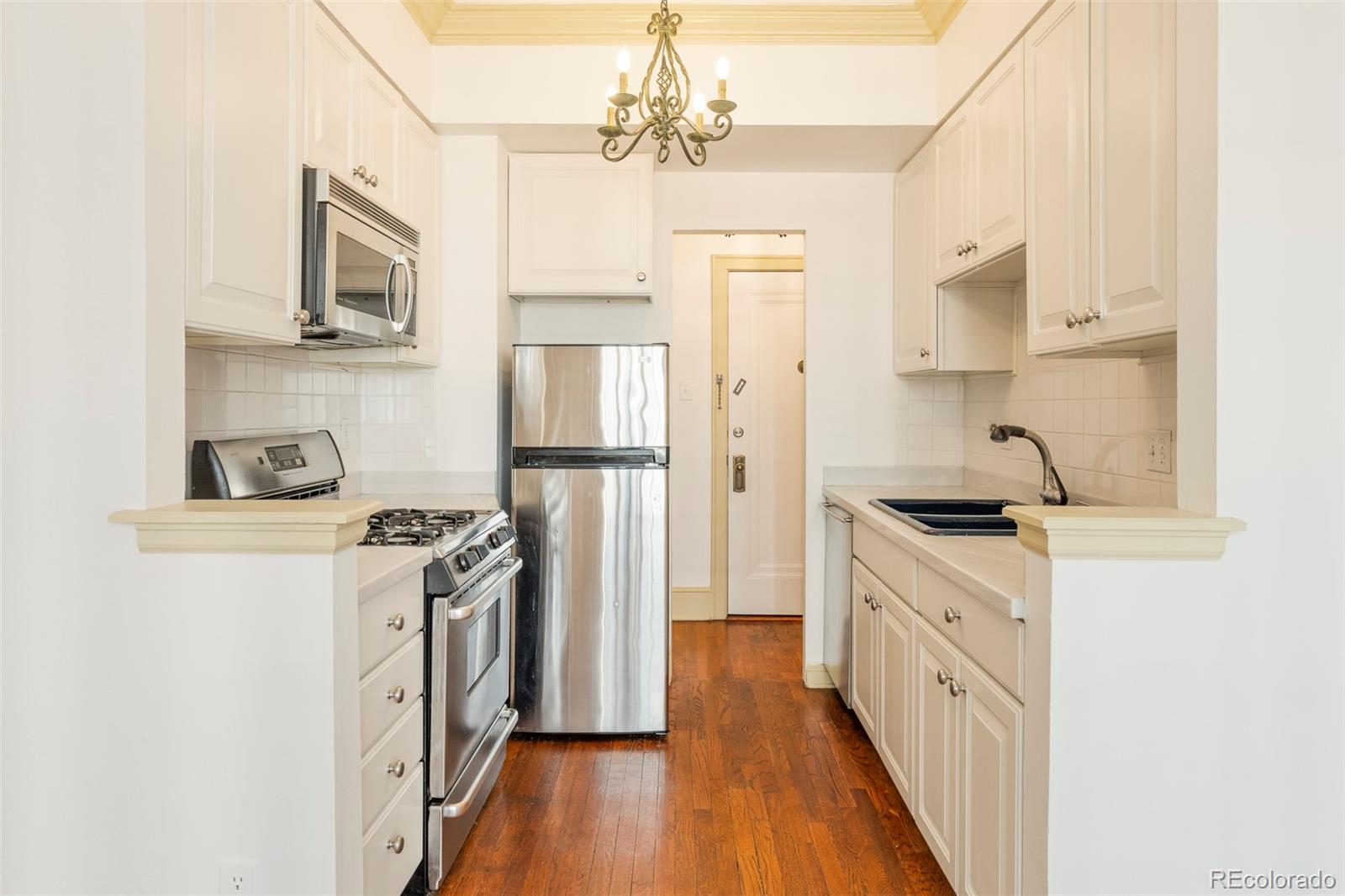 99 S Downing Street Unit: 607