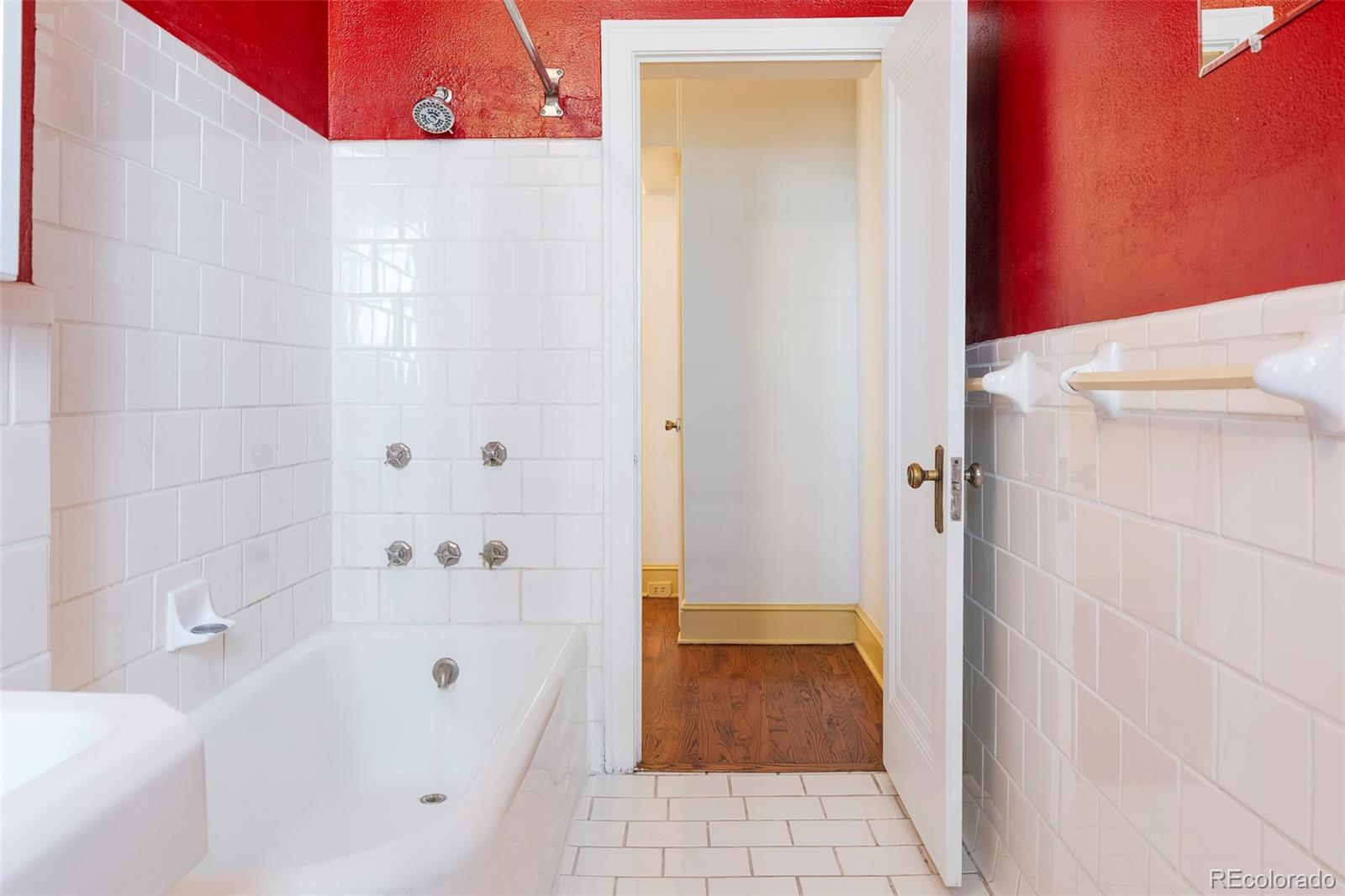 99 S Downing Street Unit: 607