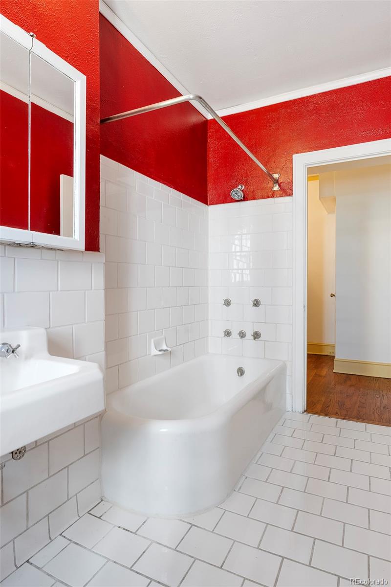 99 S Downing Street Unit: 607