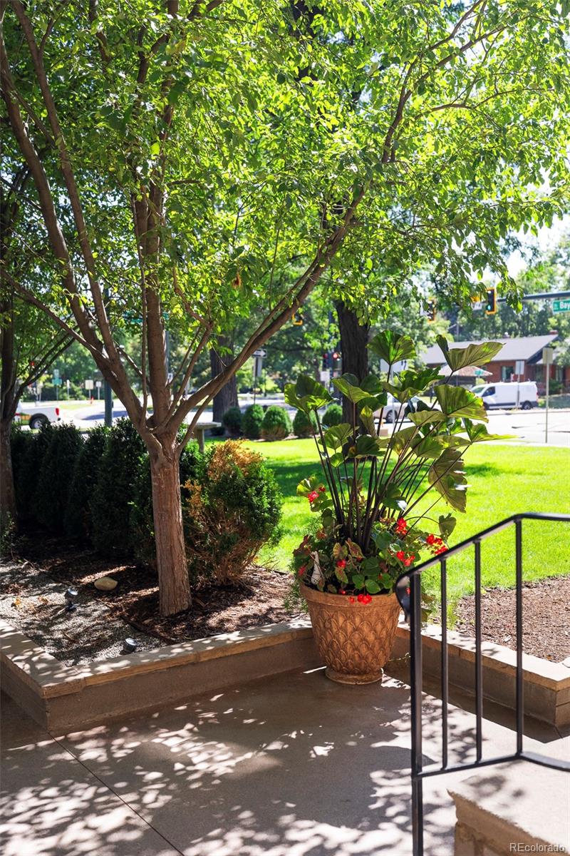 99 S Downing Street Unit: 607