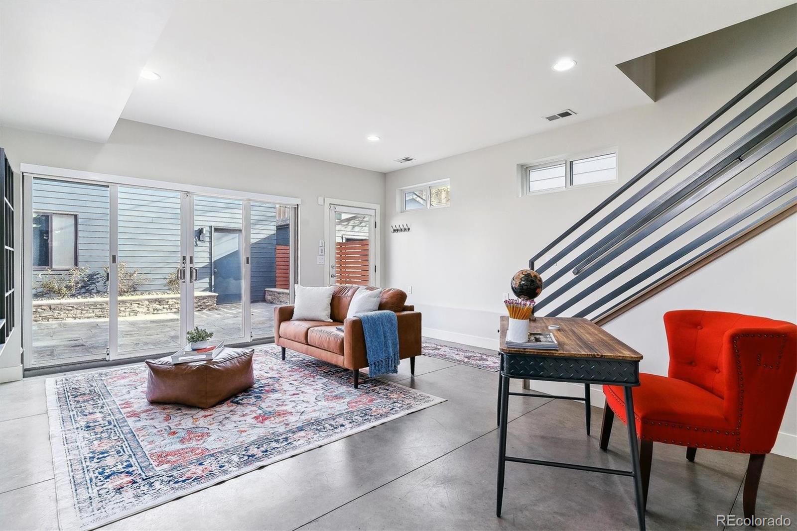 3444 Mariposa Street