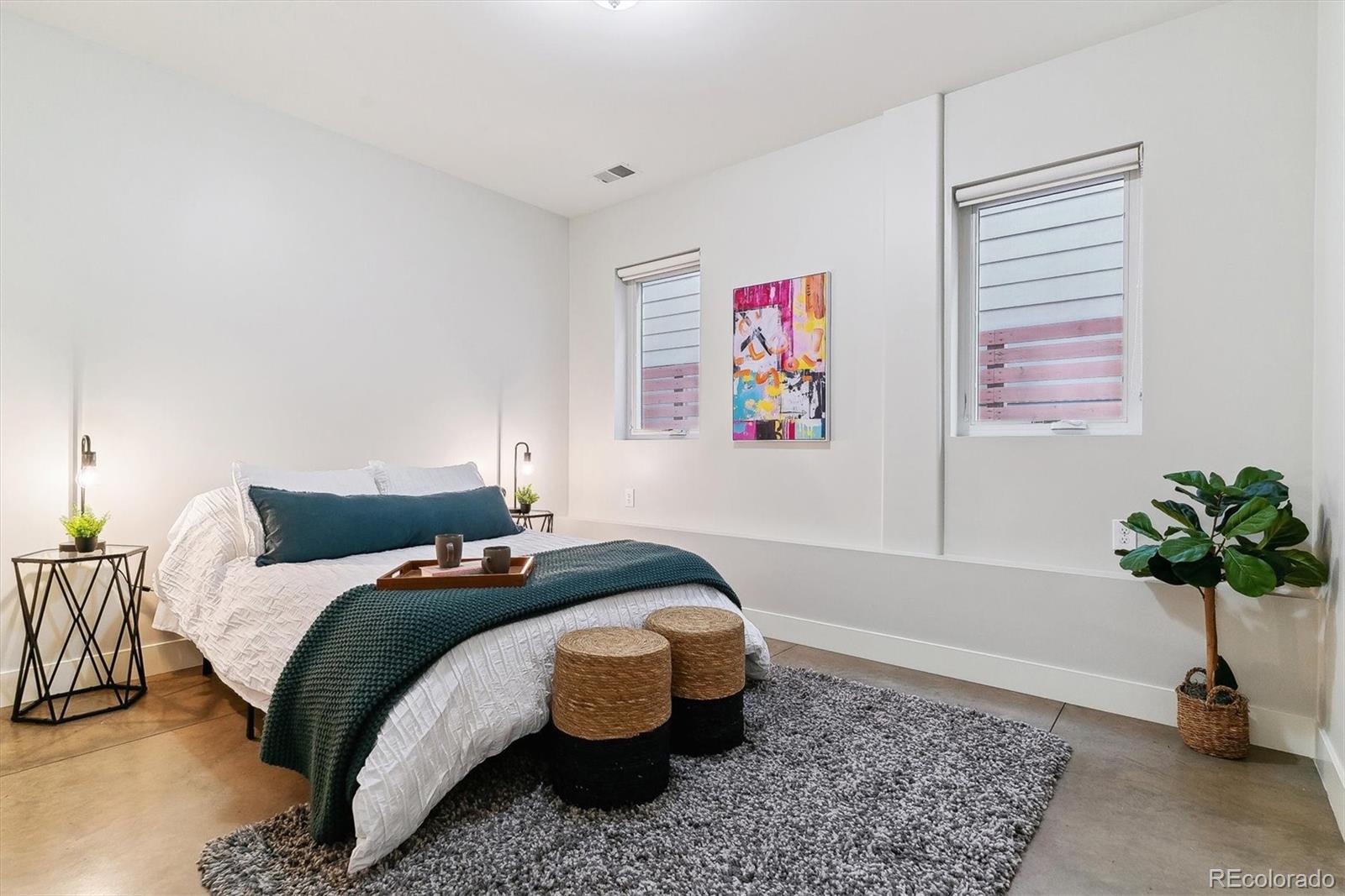 3444 Mariposa Street