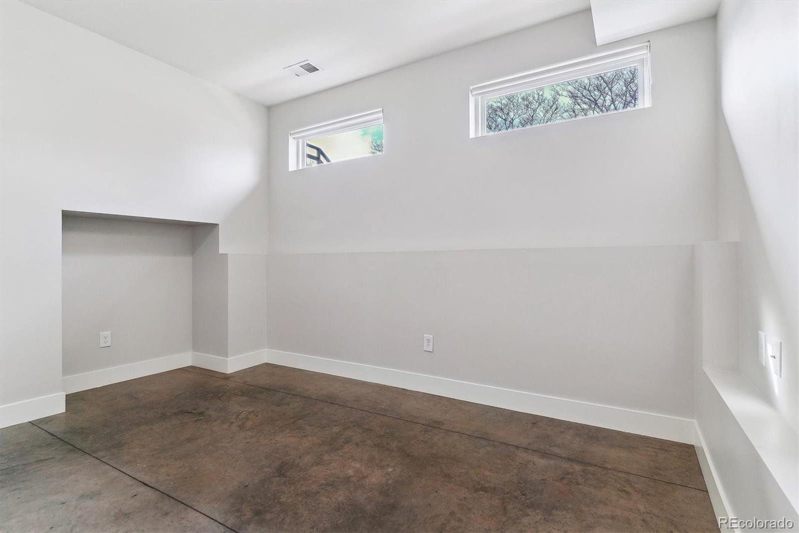 3444 Mariposa Street