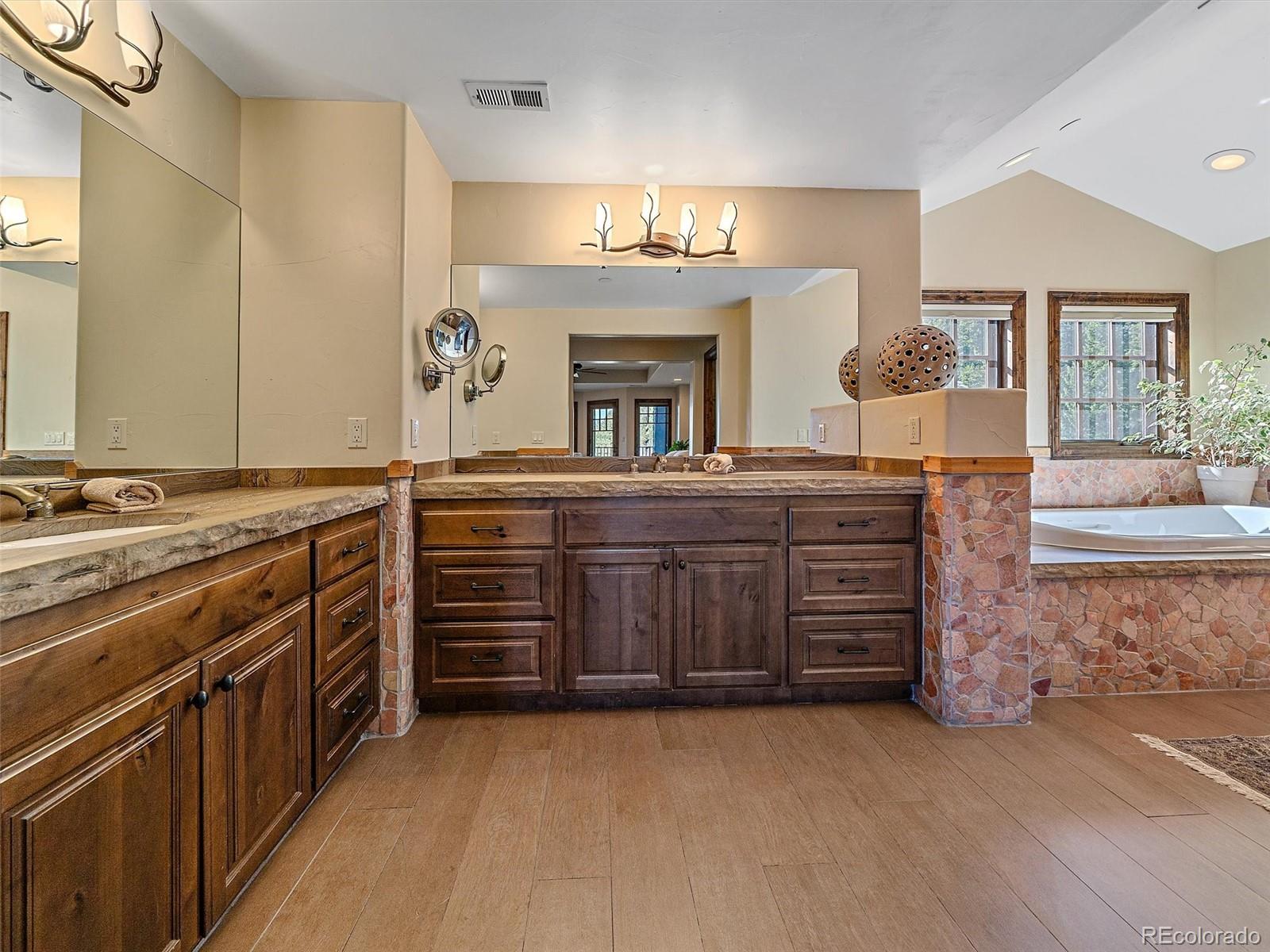 580 Packsaddle Trail