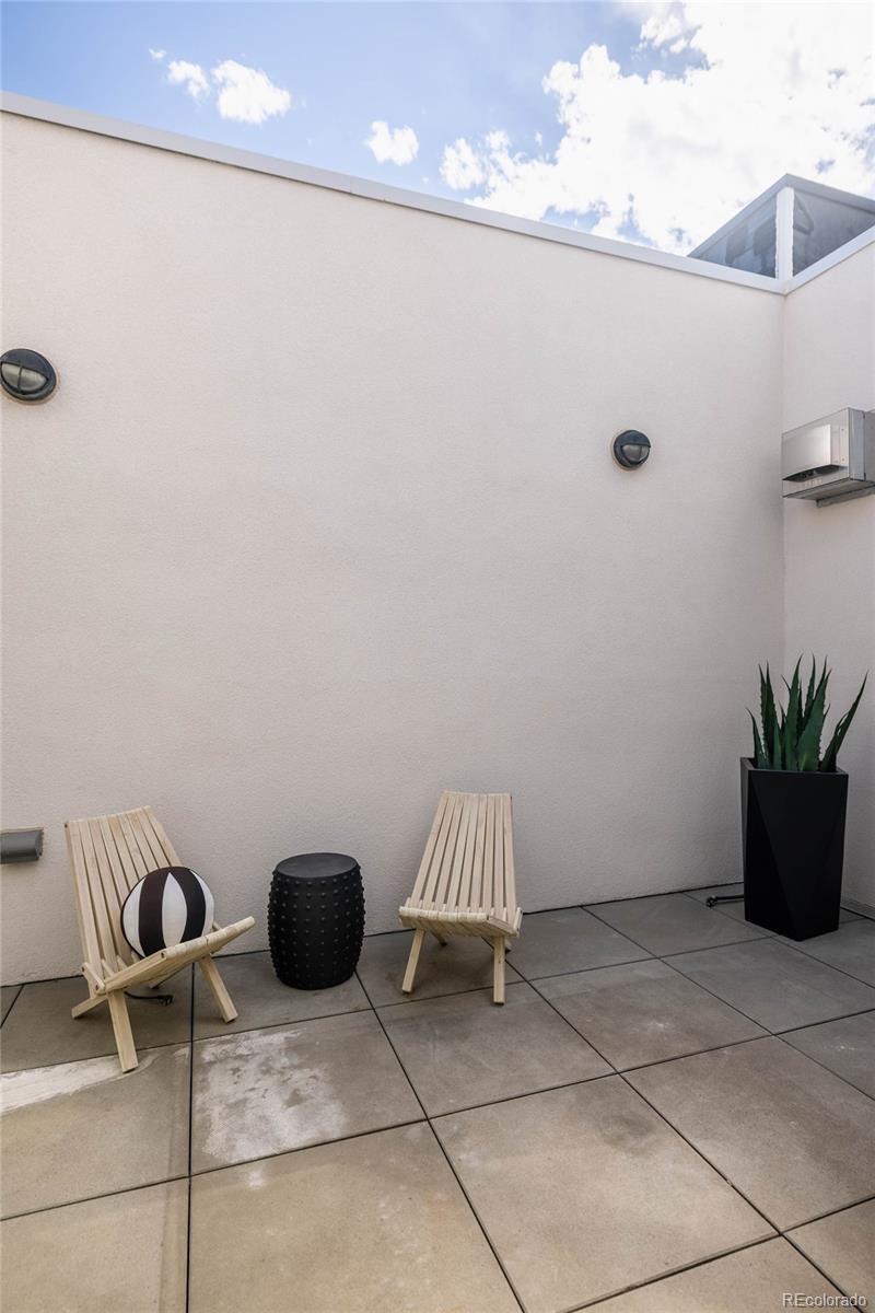 1467 Delgany Street Unit: #1-L