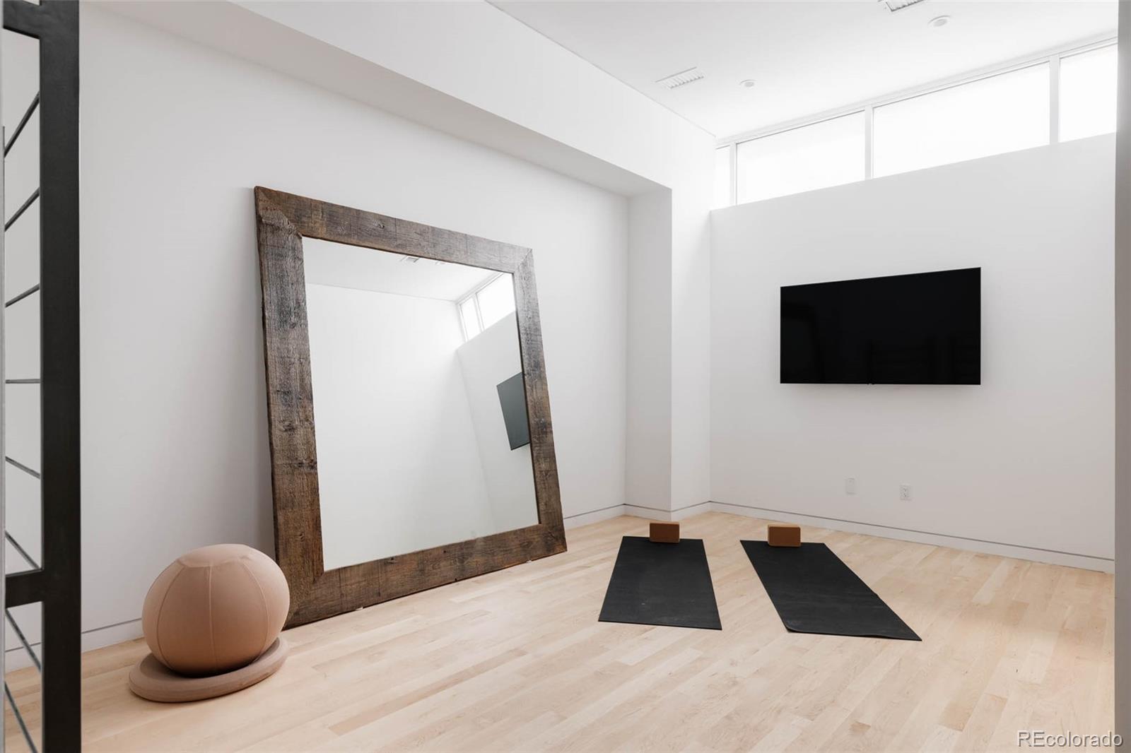 1467 Delgany Street Unit: #1-L