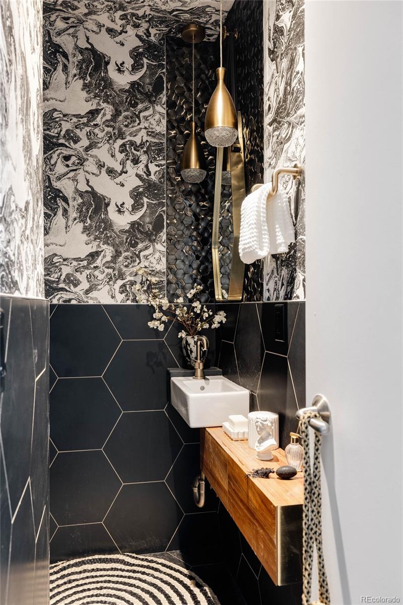 1467 Delgany Street Unit: #1-L