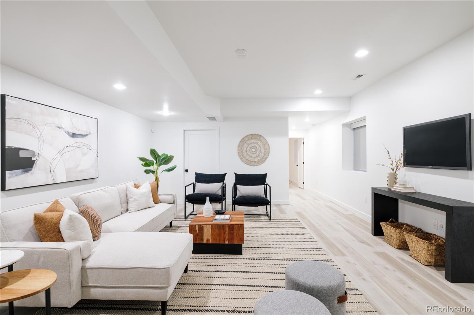 3617 Mariposa Street